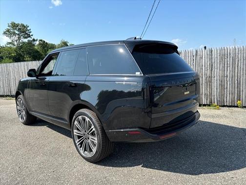 2025 Land Rover Range Rover P530 SE
