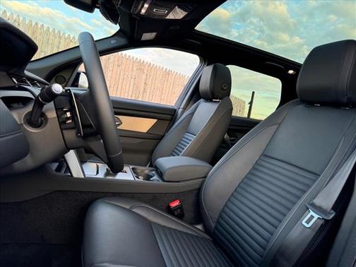 2025 Land Rover Discovery Sport Dynamic SE