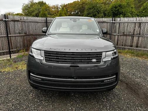 2025 Land Rover Range Rover P550e SE
