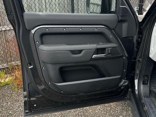 2026 Land Rover Defender 110S