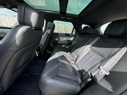 2025 Land Rover Range Rover Sport SE