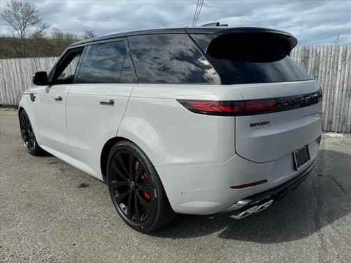 2025 Land Rover Range Rover Sport SE