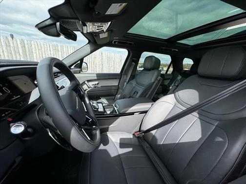 2025 Land Rover Range Rover Sport SE