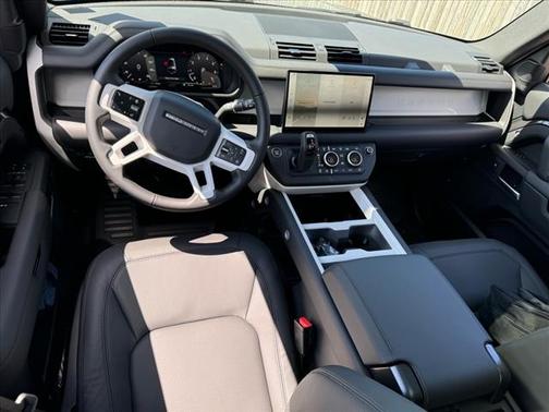 2025 Land Rover Defender P400 S