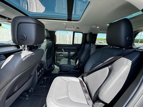 2025 Land Rover Defender P400 S