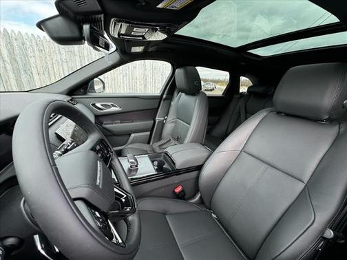 2026 Land Rover Range Rover Velar P250 SE R-Dynamic