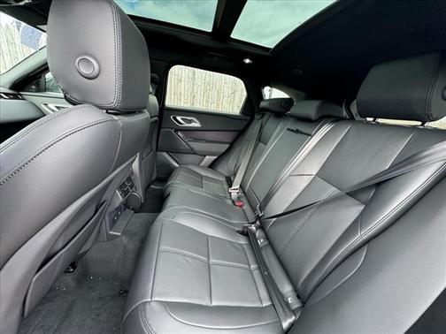 2026 Land Rover Range Rover Velar P250 SE R-Dynamic