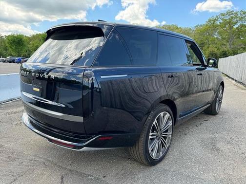 2025 Land Rover Range Rover P400 SE