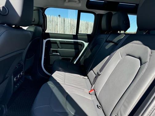 2025 Land Rover Defender P400 S