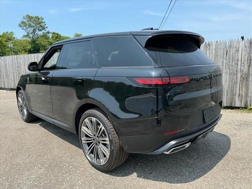 2025 Land Rover Range Rover Sport SE