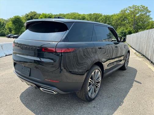 2025 Land Rover Range Rover Sport SE
