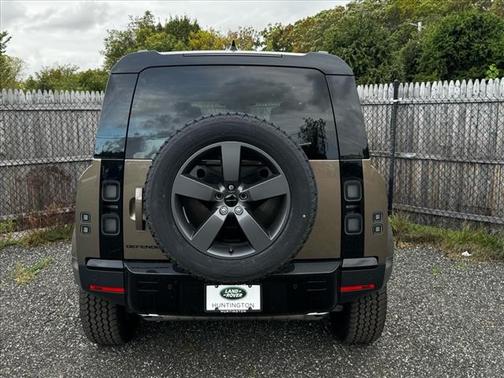 2026 Land Rover Defender 110S