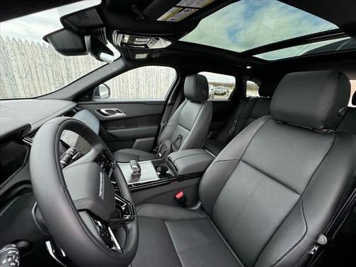 2026 Land Rover Range Rover Velar P250 SE R-Dynamic