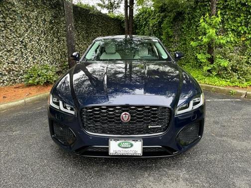 2022 Jaguar XF R-Dynamic SE