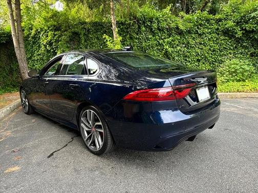 2022 Jaguar XF R-Dynamic SE