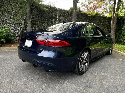 2022 Jaguar XF R-Dynamic SE