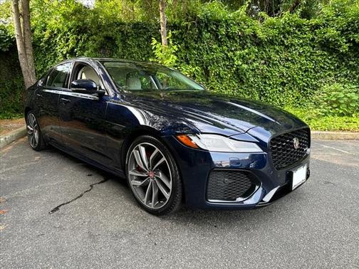 2022 Jaguar XF R-Dynamic SE