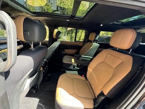 2025 Land Rover Defender V8