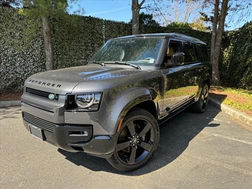 2025 Land Rover Defender V8