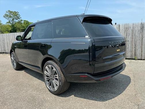 2025 Land Rover Range Rover P530 SE