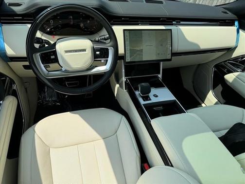 2025 Land Rover Range Rover P530 SE