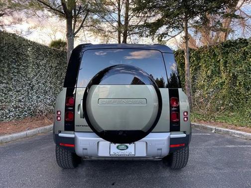 2024 Land Rover Defender 110 S