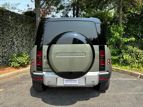 2024 Land Rover Defender 110 S