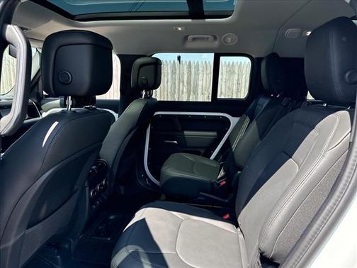 2025 Land Rover Defender P400 S