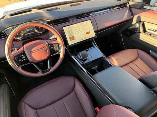 2025 Land Rover Range Rover Sport SE