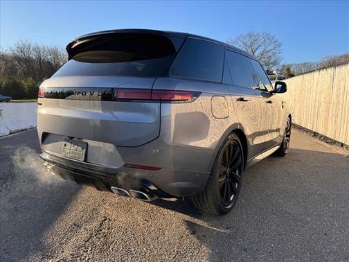 2025 Land Rover Range Rover Sport SE