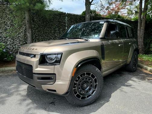 2025 Land Rover Defender OCTA