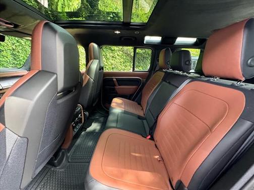2025 Land Rover Defender OCTA