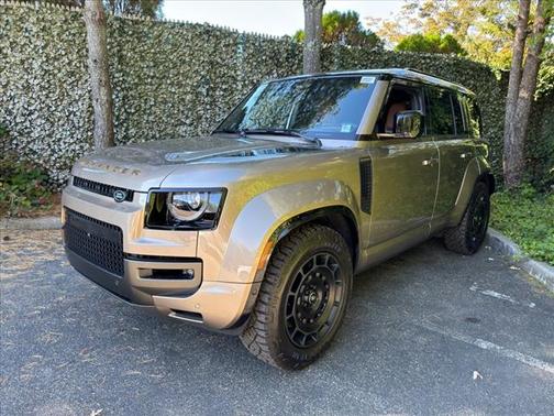 2025 Land Rover Defender OCTA