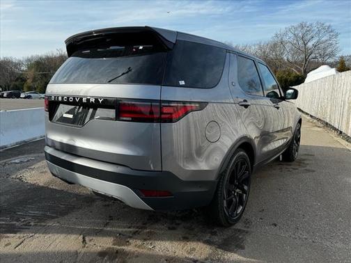 2025 Land Rover Discovery P300 S