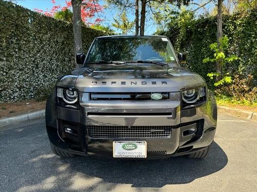 2023 Land Rover Defender 130 X-Dynamic SE