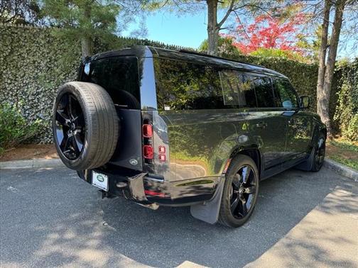 2023 Land Rover Defender 130 X-Dynamic SE