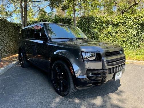 2023 Land Rover Defender 130 X-Dynamic SE