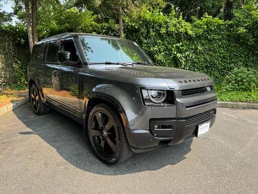 2023 Land Rover Defender 130 X-Dynamic SE