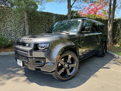 2023 Land Rover Defender 130 X-Dynamic SE