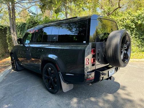 2023 Land Rover Defender 130 X-Dynamic SE