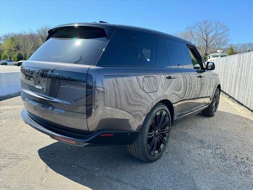 2025 Land Rover Range Rover AUTOBIO