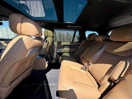 2025 Land Rover Range Rover AUTOBIO