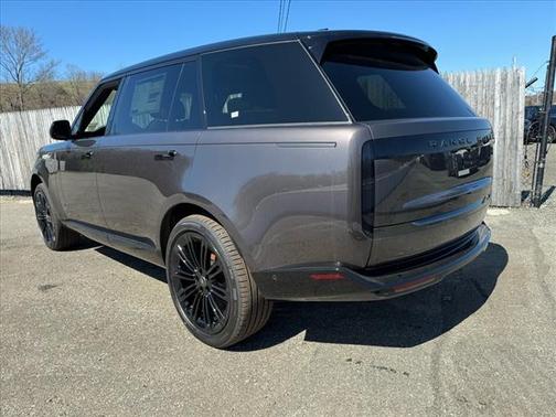 2025 Land Rover Range Rover AUTOBIO