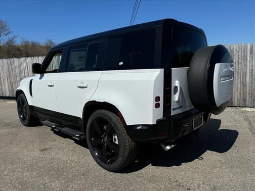 2025 Land Rover Defender P500 X-Dynamic SE