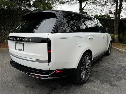 2025 Land Rover Range Rover AUTOBIO