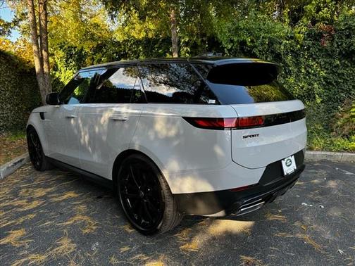 2025 Land Rover Range Rover Sport SE