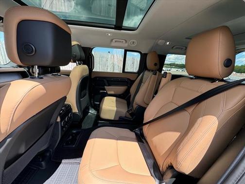 2025 Land Rover Defender P400 S
