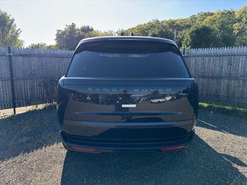 2025 Land Rover Range Rover P400 SE
