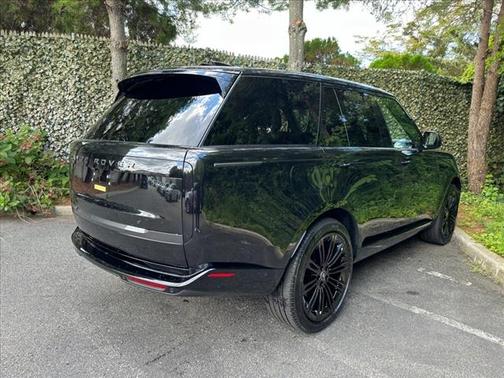 2025 Land Rover Range Rover P400 SE