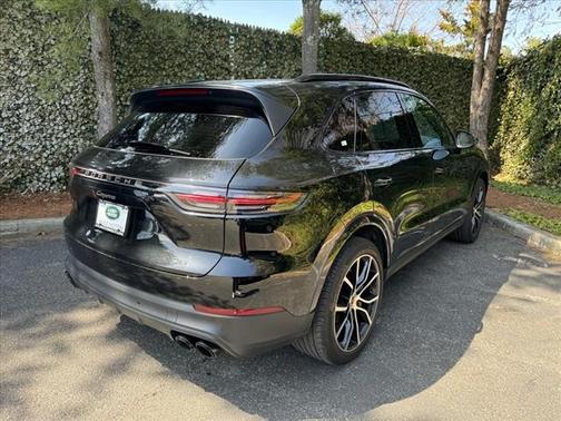 2023 Porsche Cayenne Platinum Edition